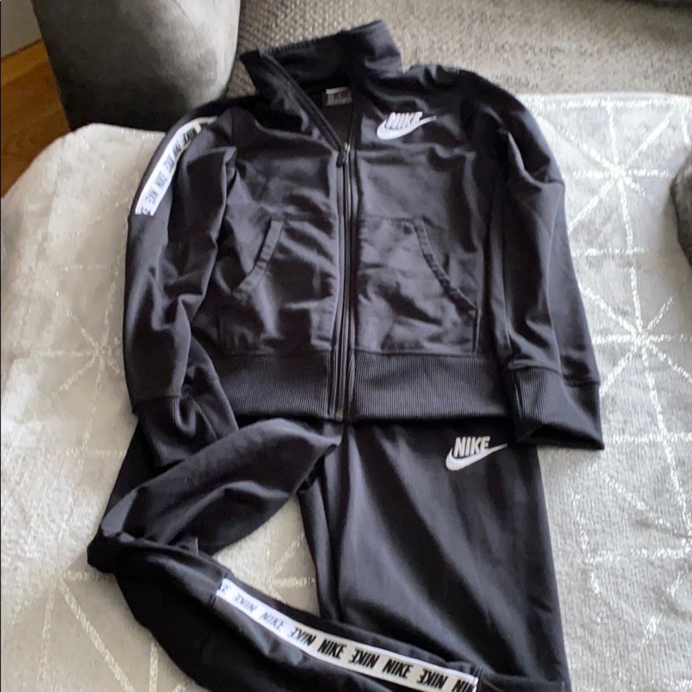 Black Nike Sweatsuit